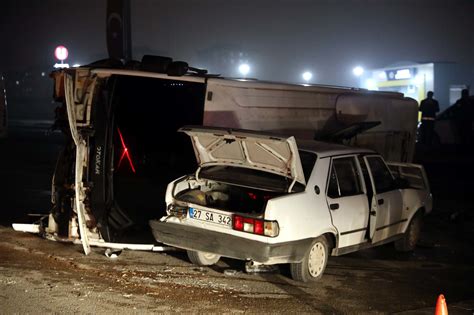 İstanbuldan Sinopa Gelmekte Olan Otomobil Taşköprüde Kaza Yaptı 2 Yaralı…